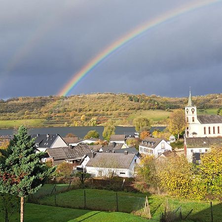 Haus Mit Idyllischem Seeblick Schalkenmehren Exteriör bild
