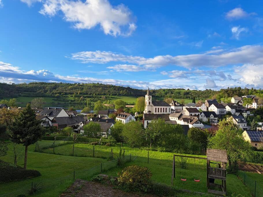 Haus Mit Idyllischem Seeblick Schalkenmehren Exteriör bild